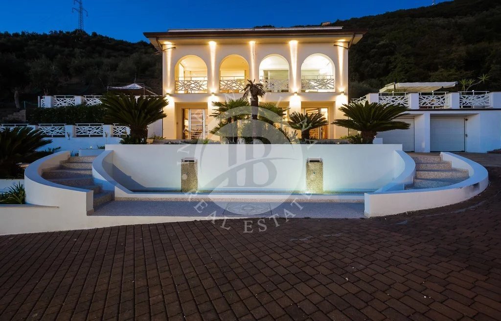 Villa in Marina di Carrara, Tuscany, Italy 2 - 11329313