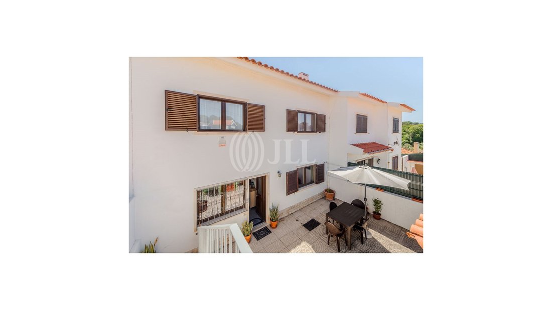 5 Bedroom Villa, In Azenhas Do Mar, In Colares In Colares, Lisbon