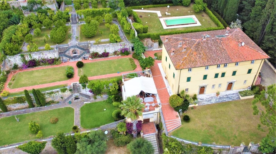 Villa in Pietrasanta, Tuscany, Italy 2 - 11329430