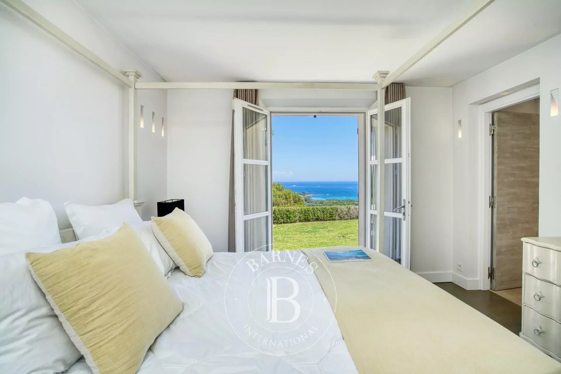 Villa in Saint-Tropez, Provence-Alpes-Côte d'Azur, France 2 - 11149885