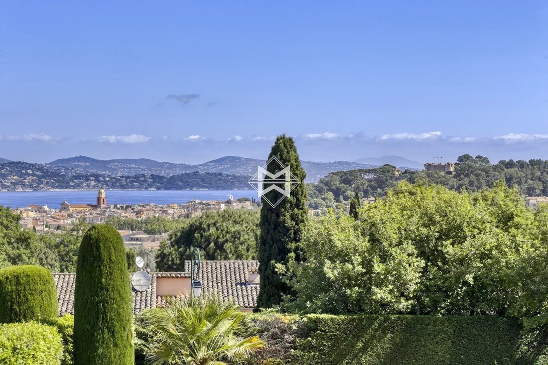 Villa in Saint-Tropez, Provence-Alpes-Côte d'Azur, France 3 - 11470172
