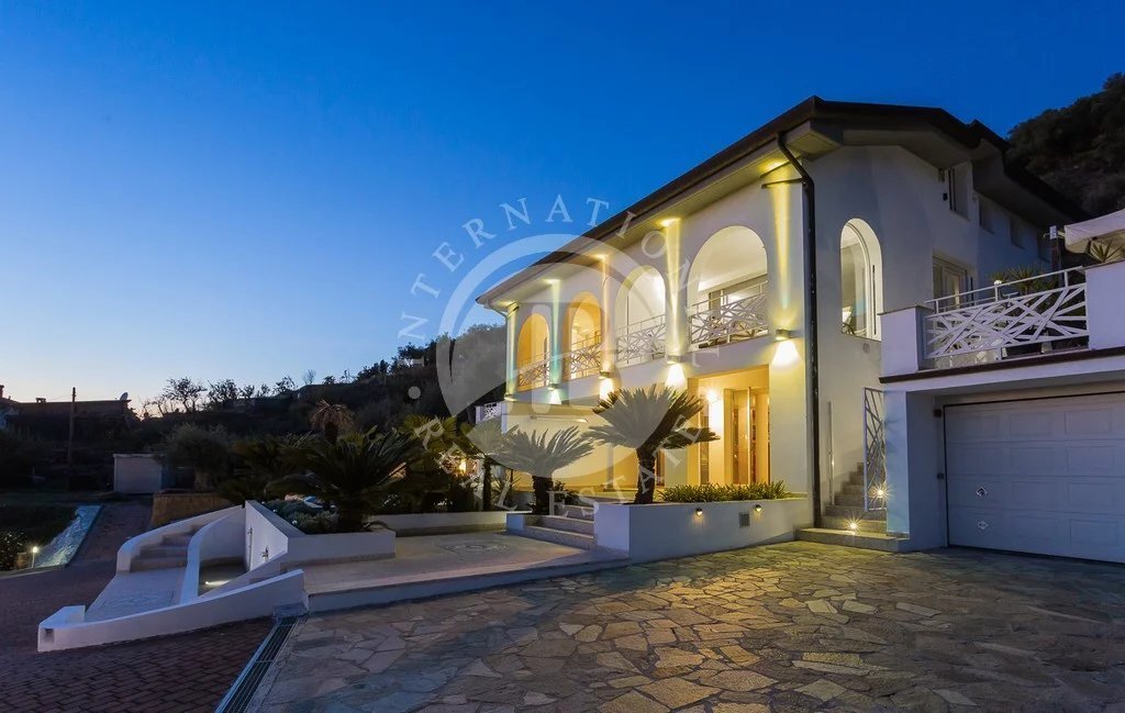 Villa in Marina di Carrara, Tuscany, Italy 3 - 11329313