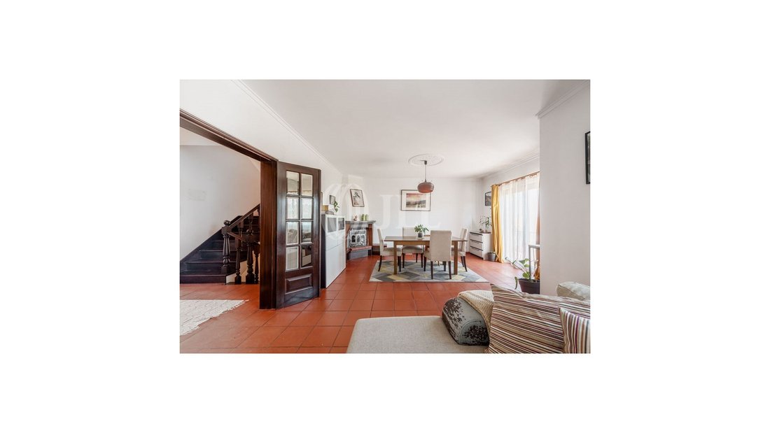 5 Bedroom Villa, In Azenhas Do Mar, In Colares In Colares, Lisbon