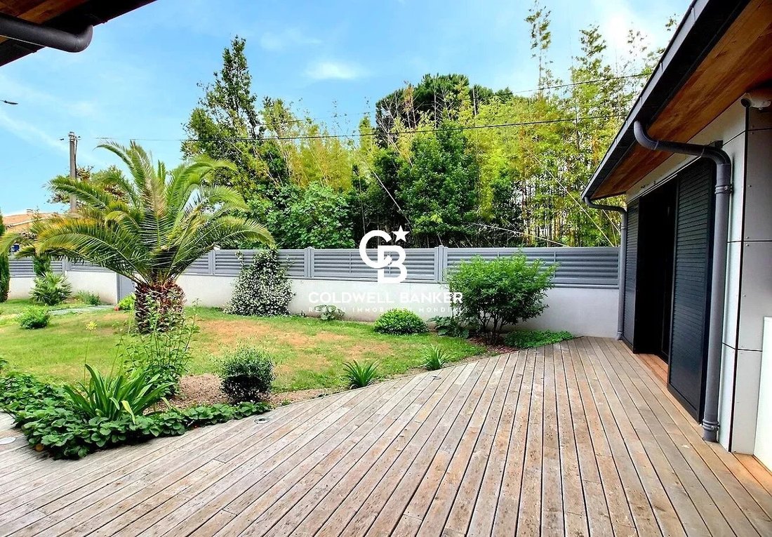 Pessac City Center Architect Designed In Pessac, Nouvelle Aquitaine