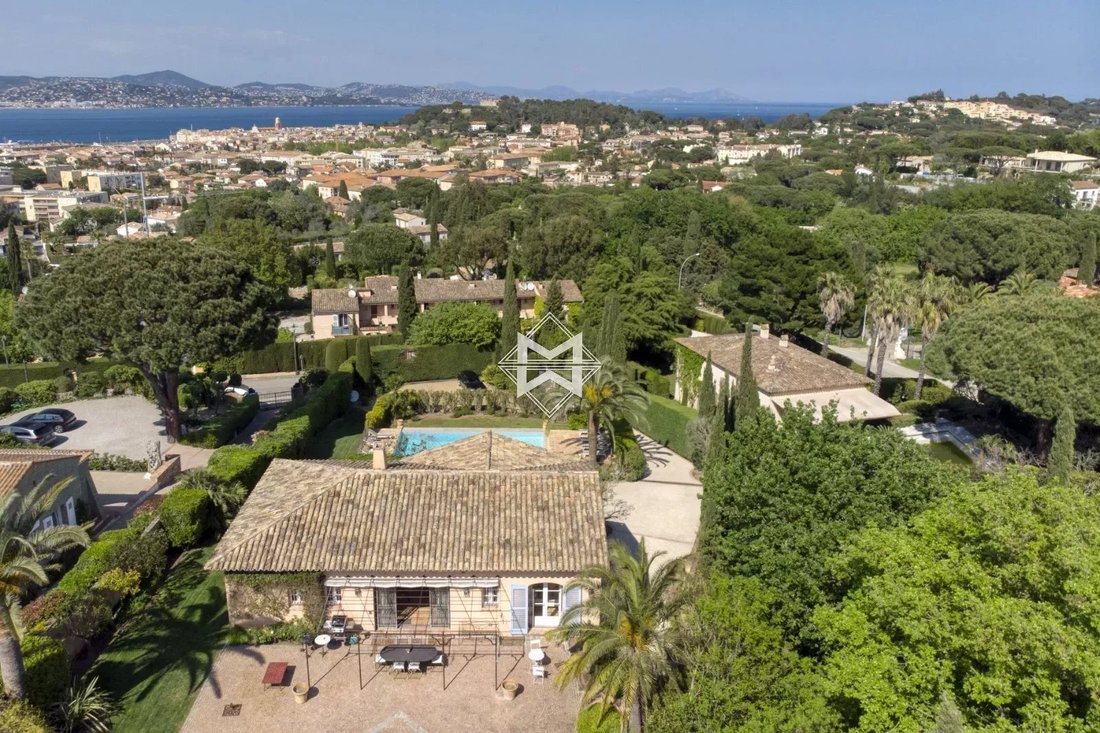 Villa in Saint-Tropez, Provence-Alpes-Côte d'Azur, France 2 - 11470172