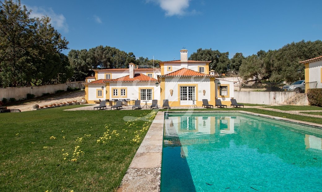 Estate With 10 Bedrooms With 3.720m2 Land Size With In Sintra, Lisbon