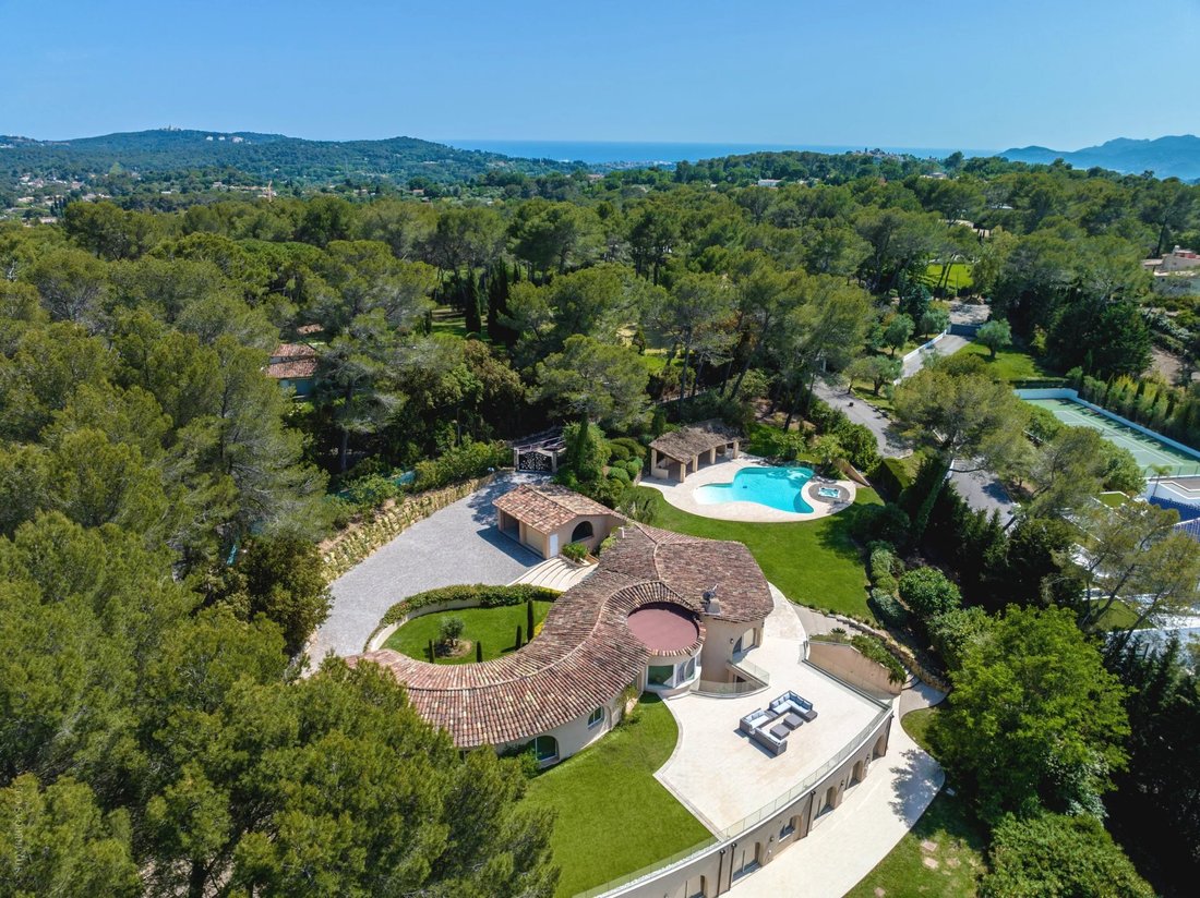 Villa With View On Castelleras In Mougins, Provence Alpes Côte D'azur ...