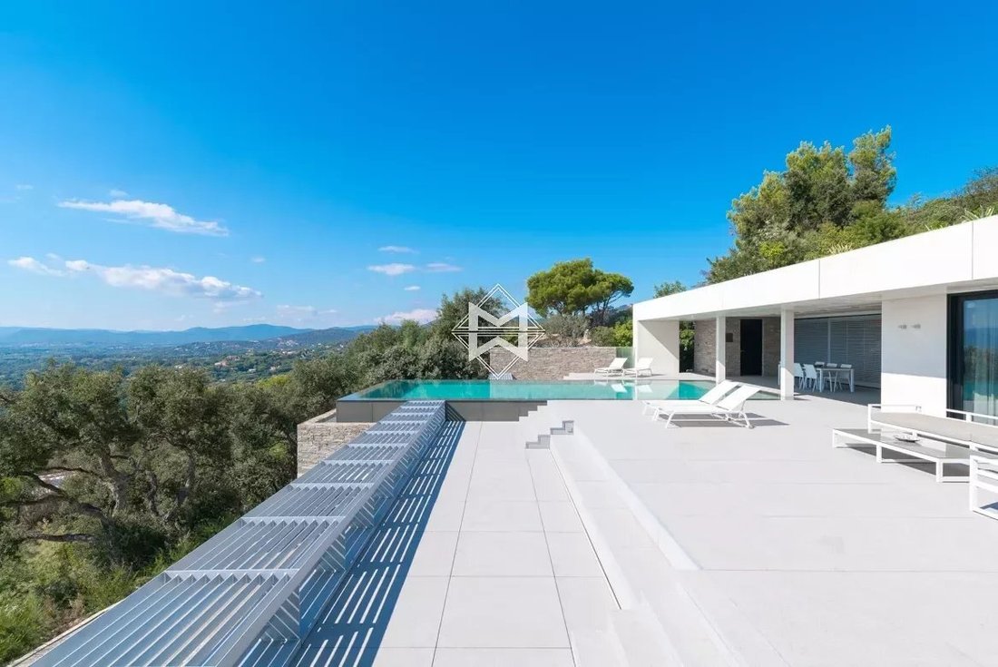 Villa in Grimaud, Provence-Alpes-Côte d'Azur, France 3 - 11957229