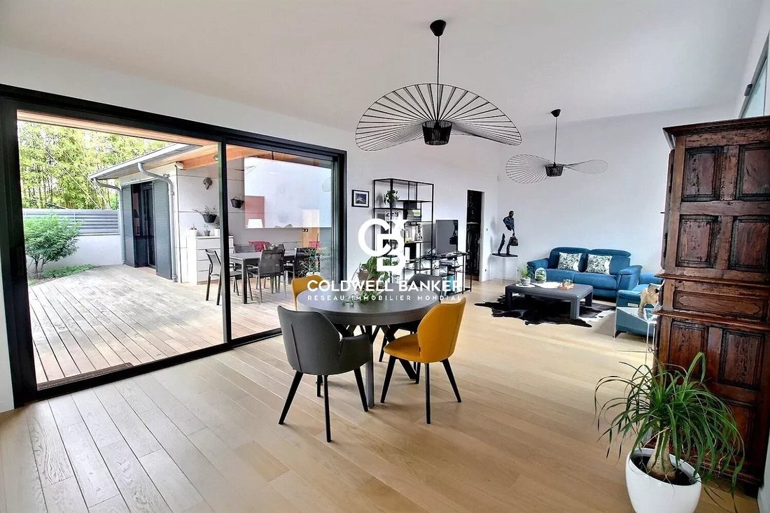 Pessac City Center Architect Designed In Pessac, Nouvelle Aquitaine