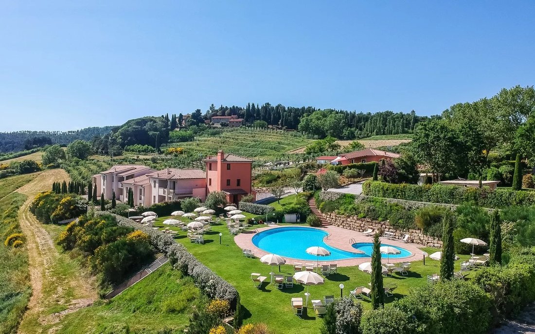 Villa in San Gimignano, Tuscany, Italy 2 - 11343474