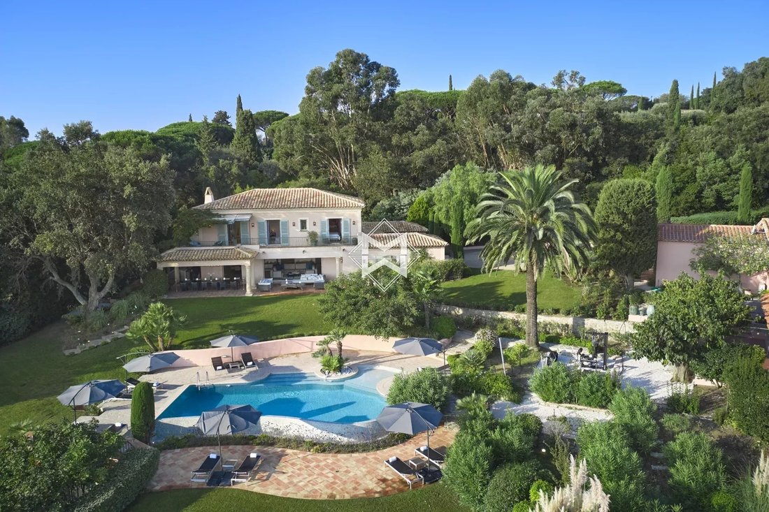 Villa in Saint-Tropez, Provence-Alpes-Côte d'Azur, France 1 - 11783511