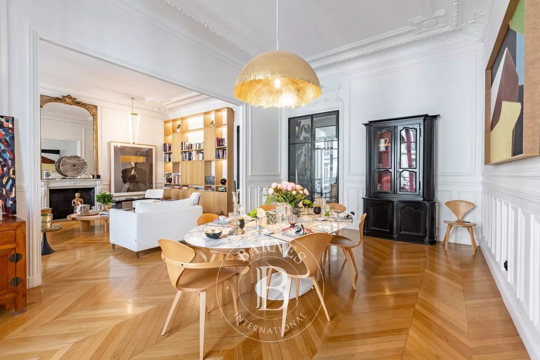 Apartment in Paris, Île-de-France, France 4 - 12925092