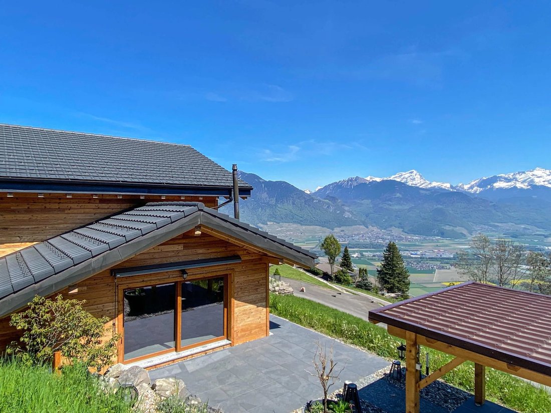 A 15 Minutes De L'autoroute Chalet De Standing In Valais, Switzerland For Sale (12740395)