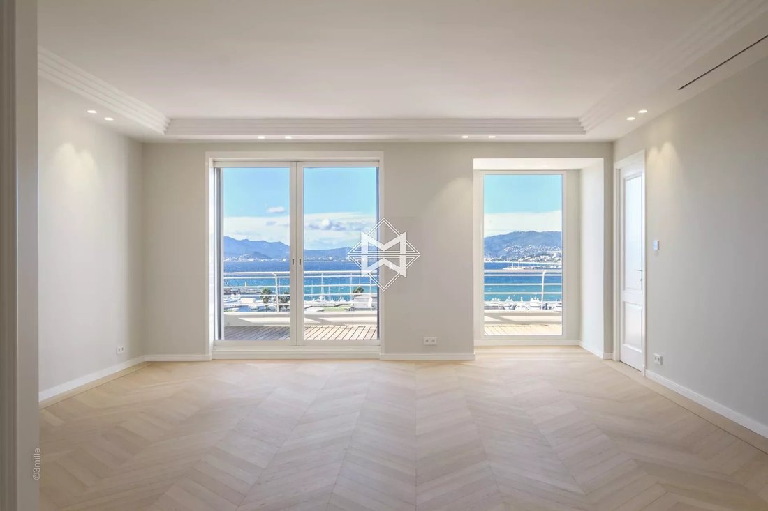 House in Cannes, Provence-Alpes-Côte d'Azur, France 5 - 12866370