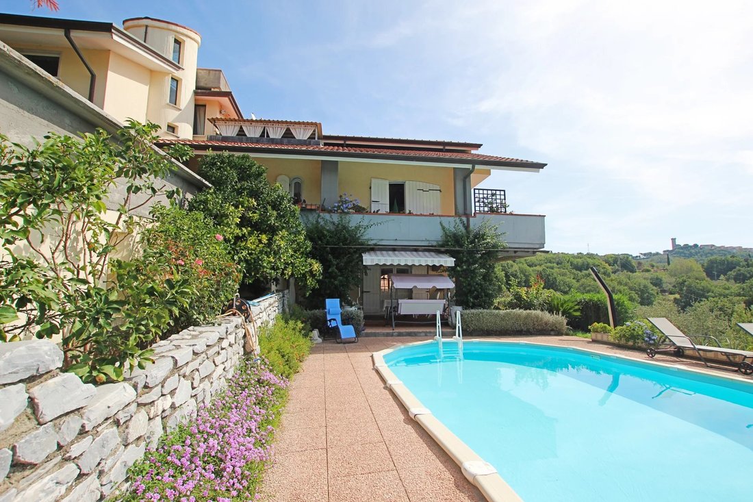 Villa in Historic Center, Castelnuovo Magra, Liguria 1 - 12219549
