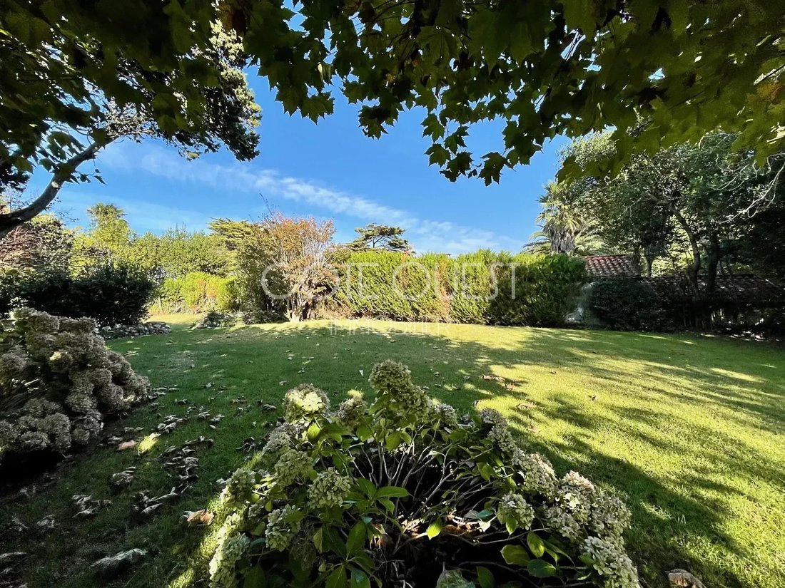 Bidart Beach A 260 Sqm Property With A In Bidart, Nouvelle Aquitaine, France For Sale (11369523)