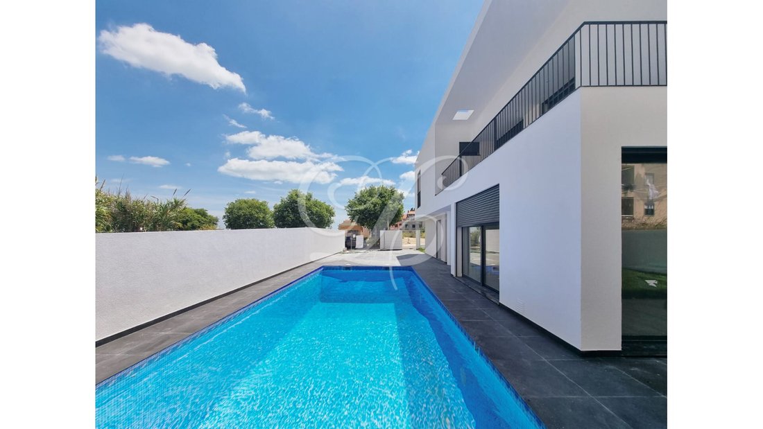 Villa in Carcavelos e Parede, Lisbon, Portugal 2 - 12810368