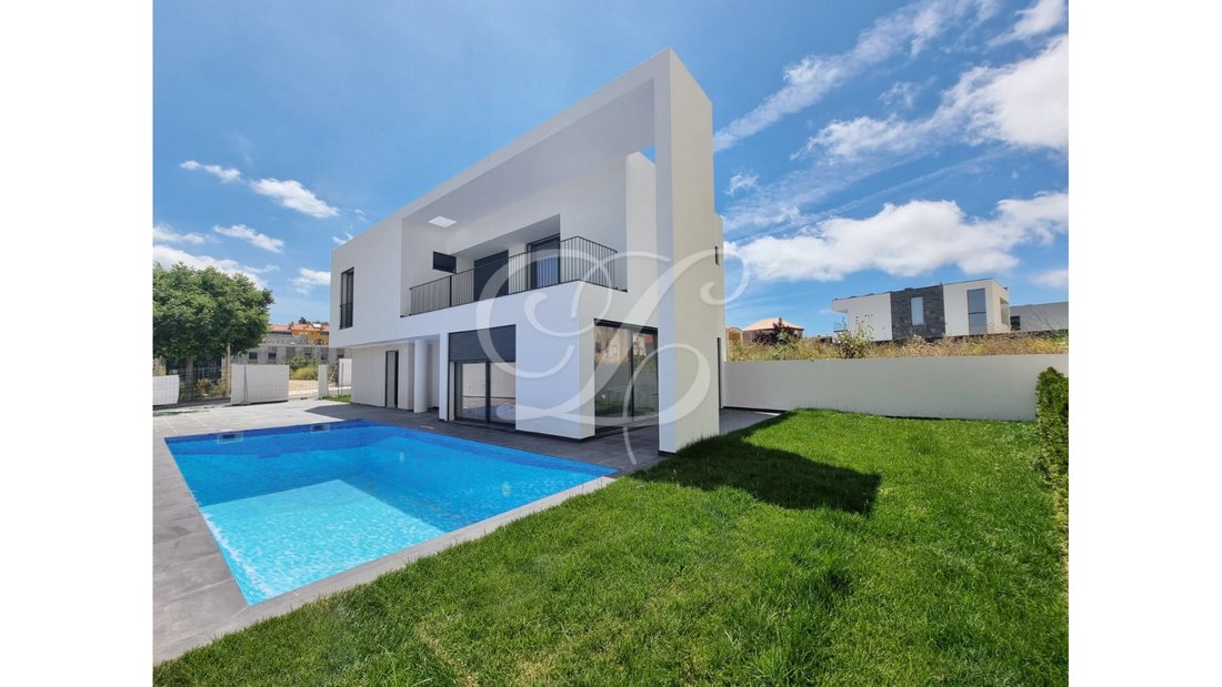 Villa in Carcavelos e Parede, Lisbon, Portugal 1 - 12810368