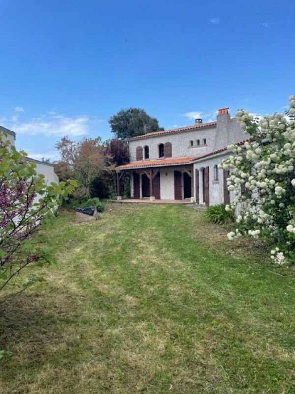 Maison D'architecte à Rénover In La Brée Les Bains, Nouvelle Aquitaine