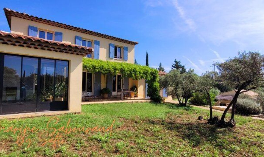 Magnifique Villa F5 Avec Piscine In Carcès, Provence Alpes Côte D'azur ...