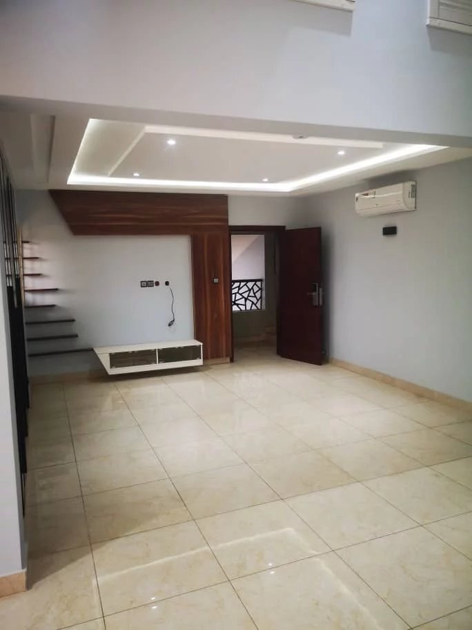 Villa For Sale In Lomé, Maritime Region, Togo For Sale (12503449)