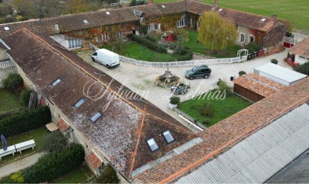 Grand Gîtes D'indre Et In Cravant Les Côteaux, Centre Val De Loire