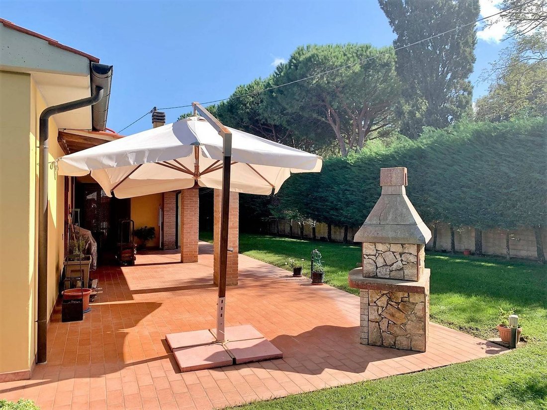 Villa in Center, Piombino, Tuscany 4 - 13057458