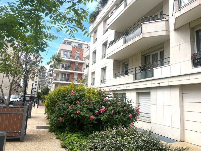 Pierre L'homme 65 M² Jardin, Terrasse De In Courbevoie, île De France