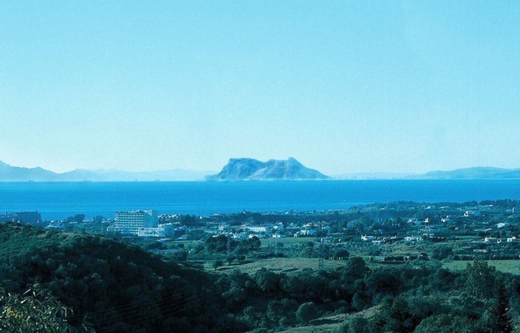 Land in Gualdalmansa, Estepona, Andalusia 2 - 13036353
