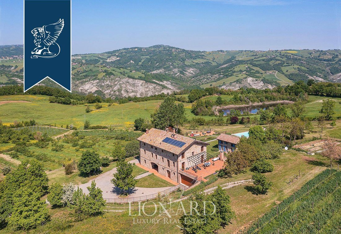 Villa in Pavullo Nel Frignano, Emilia-Romagna, Italy 5 - 13058270