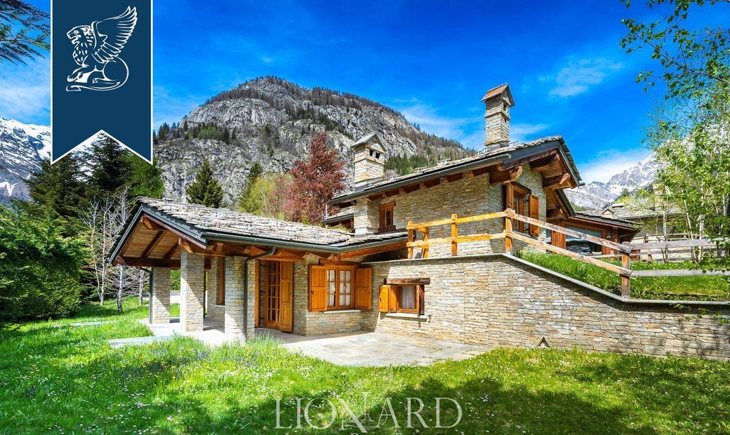 Chalet For Sale In The Small Hamlet Of La Saxe In In Courmayeur, Aosta