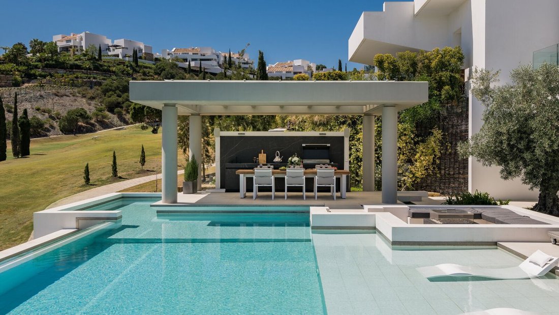 Villa in Benahavis, Andalusia, Spain 2 - 13057701