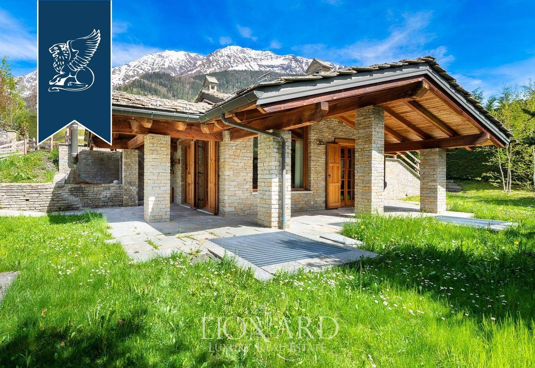 Chalet For Sale In The Small Hamlet Of La Saxe In In Courmayeur, Aosta
