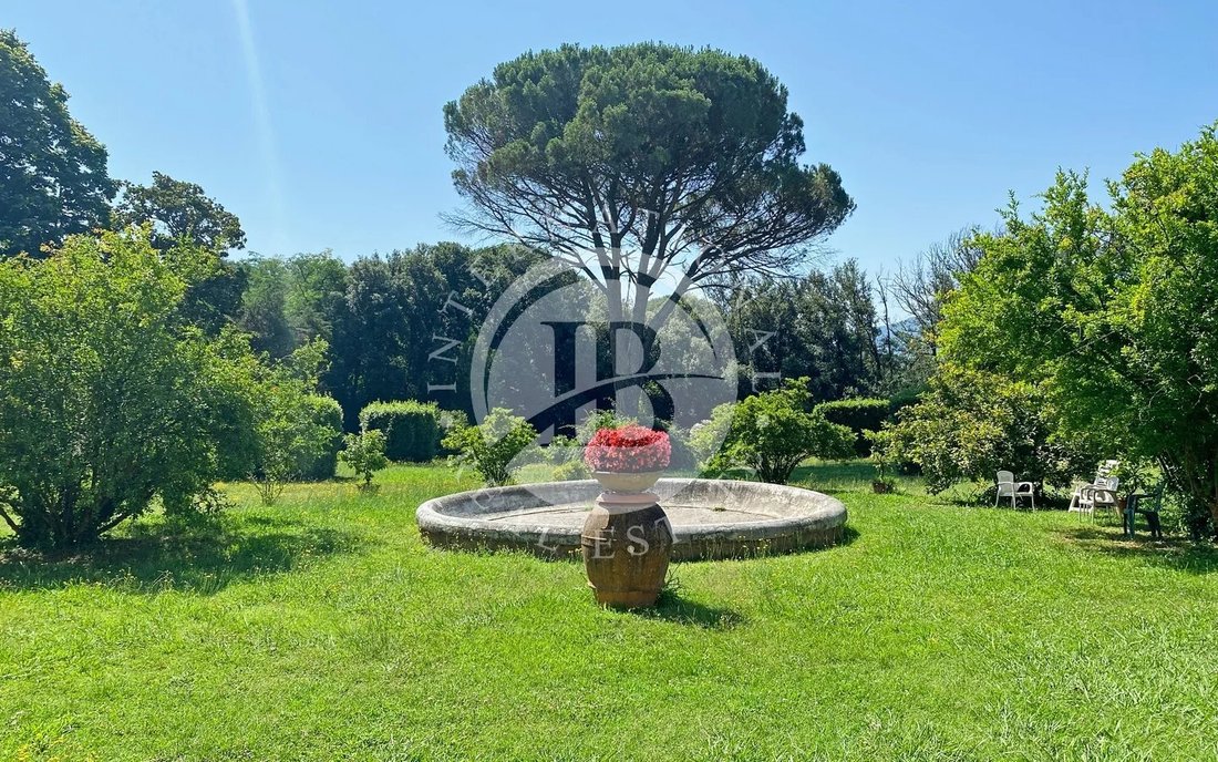Villa in Historic Center, Lucca, Tuscany 5 - 13049608