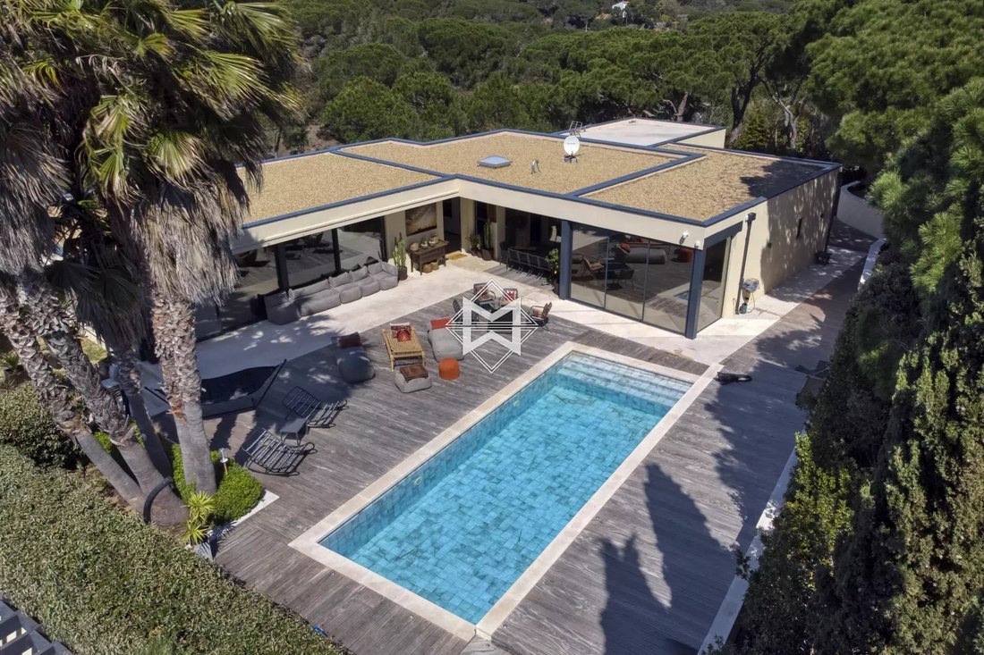 Villa in Ramatuelle, Provence-Alpes-Côte d'Azur, France 1 - 12740301