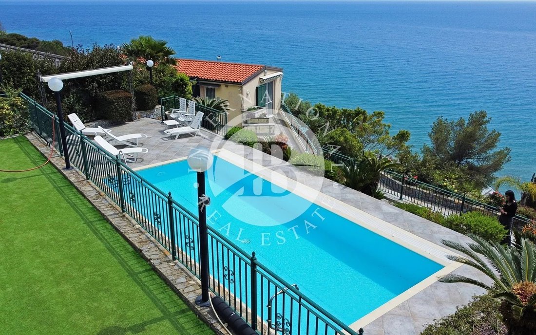 Villa With Swimming Pool Close To The Sea In Sanremo In Sanremo