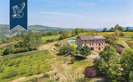 Villa à Pavullo nel Frignano, Émilie-Romagne, Italie 1