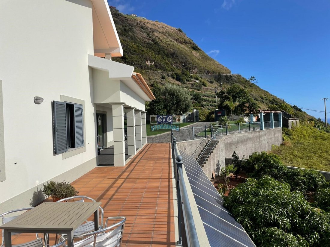Stadthaus in Estreito da Calheta, Autonome Region Madeira, Portugal 2 - 12282839