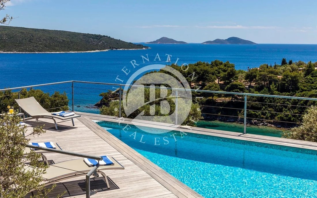 Wonderful Seafront Villa With Pool And Garden Alonissos In Alonnisos