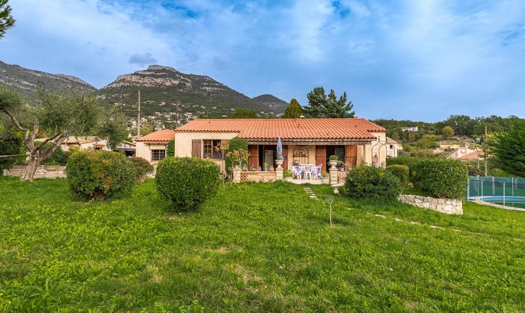 Lovely Provençal Style In Saint Provence Alpes Côte D'azur, France For Sale (12312427)