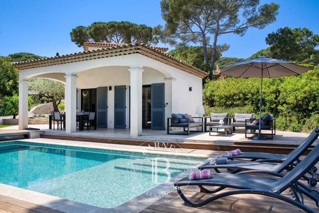 Villa in Saint-Tropez, Provence-Alpes-Côte d'Azur, France 1 - 12898317