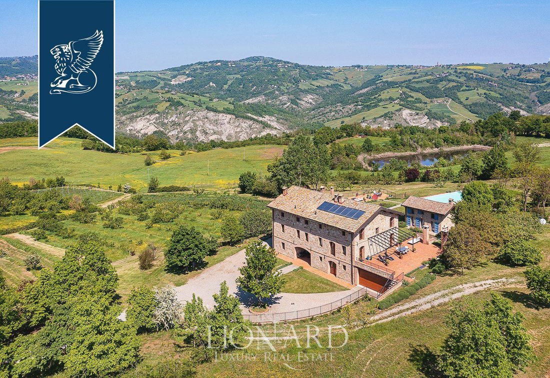 Villa in Pavullo Nel Frignano, Emilia-Romagna, Italy 4 - 13058270