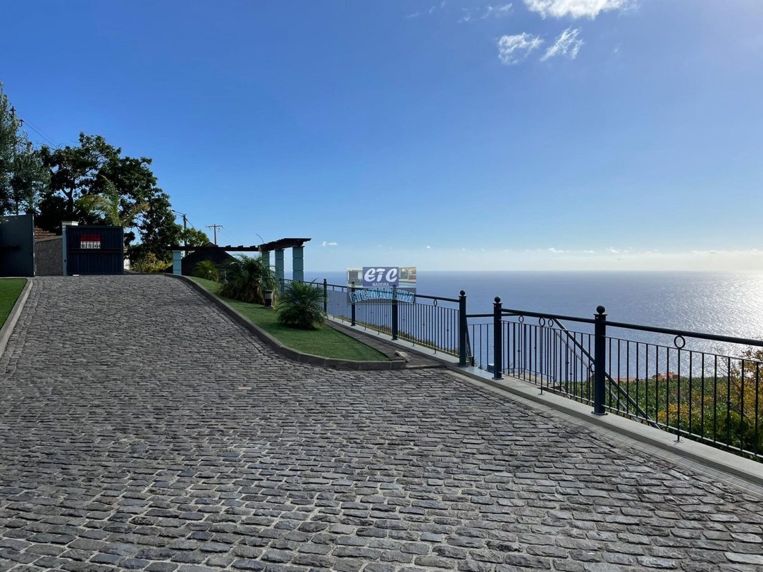 Stadthaus in Estreito da Calheta, Autonome Region Madeira, Portugal 4 - 12282839