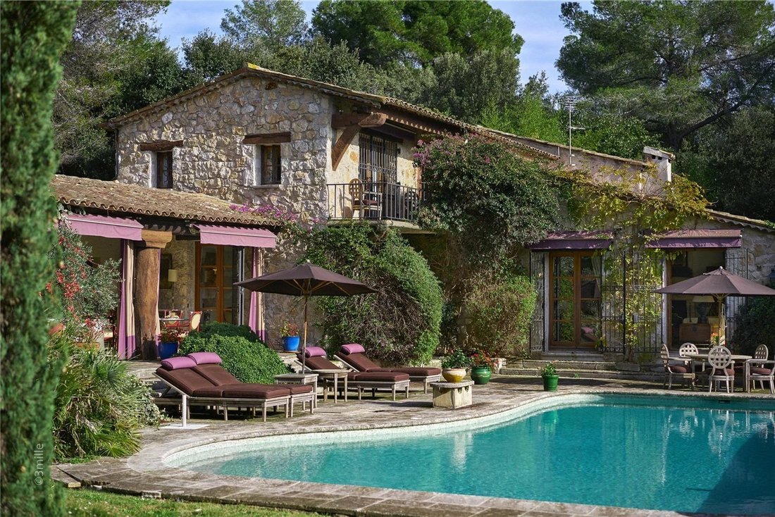 Charming Property Near In La Colle Sur Loup, Provence Alpes Côte D'azur