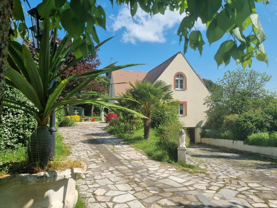 Maison Familiale In Chevry Sous Le Bignon, Centre Val De Loire, France