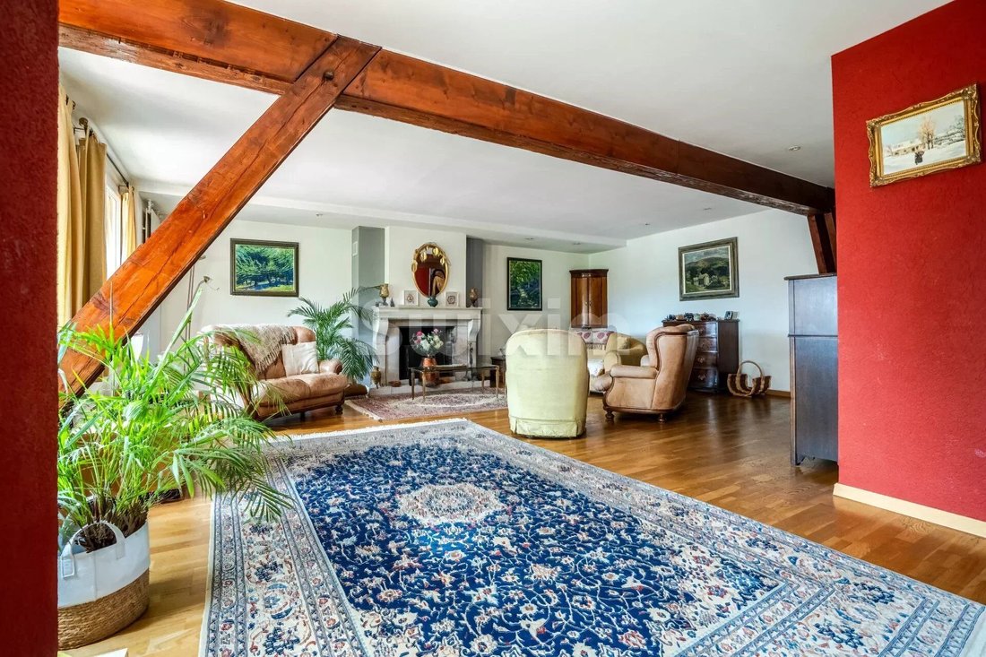 Maison Village T7 De 201m2 Sur Parcelle In Chevry, Auvergne Rhône Alpes