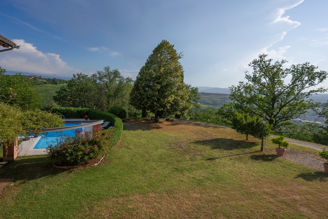 Estate in Costigliole d'Asti, Piedmont, Italy 5 - 13062836