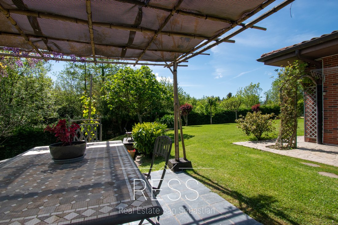 Villa Golf Swimming Pool In Hondarribia, Basque Country, Spain For Sale