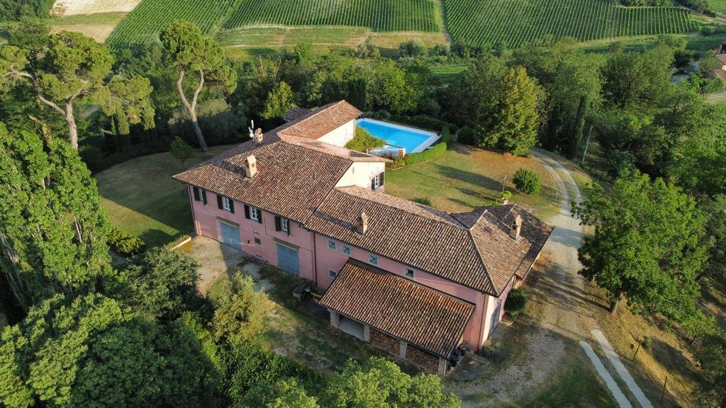 Estate in Costigliole d'Asti, Piedmont, Italy 3 - 13062836