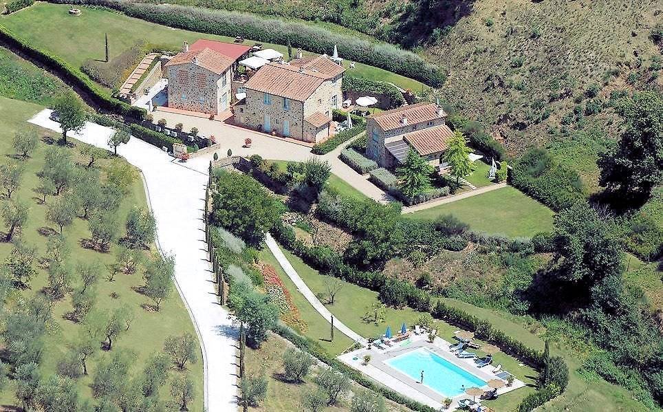 Country House in Lamporecchio, Tuscany, Italy 2 - 13059503
